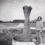 Wilfried Pinsdorf nach der Fertigstellung der Brunnenskulptur...des Wasser pl&auml;tschert ..